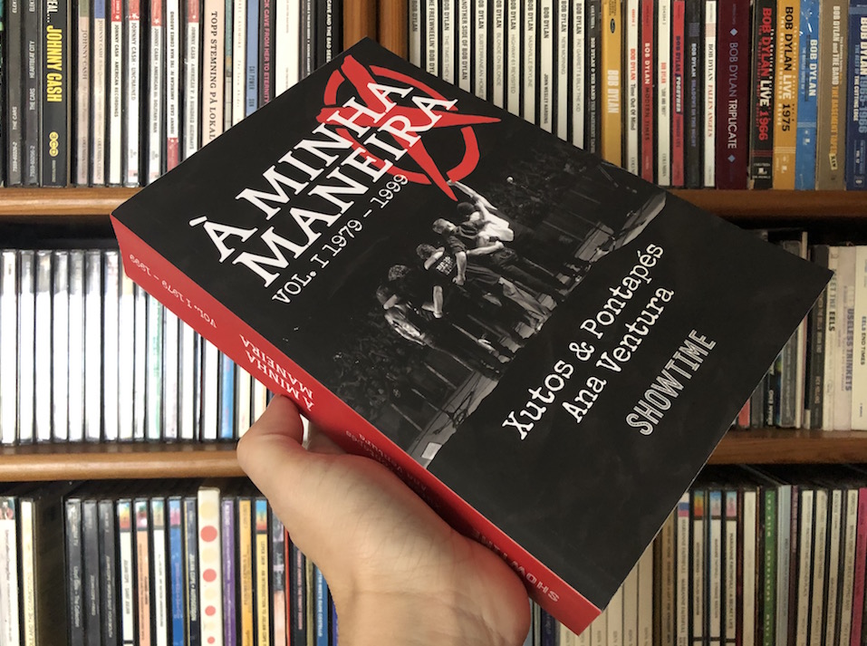 Uma história oral dos Xutos & Pontapés… Para já recordam-se memórias de 1979 a&nbsp;1999.