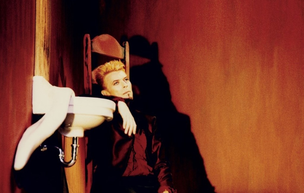 Próxima caixa retrospetiva de David Bowie foi adiada para&nbsp;2021