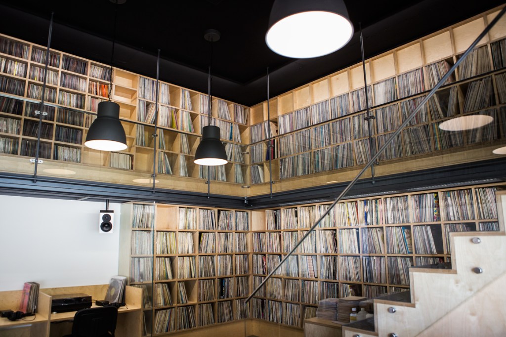 Um arquivo de 35 mil discos para (re)descobrir na Fonoteca Municipal do&nbsp;Porto