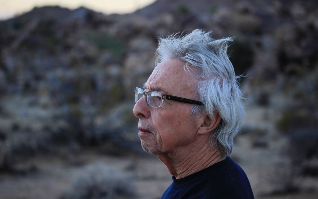 Harold Budd, uma vida entre ecos do minimalismo e as geografias da música&nbsp;ambiental